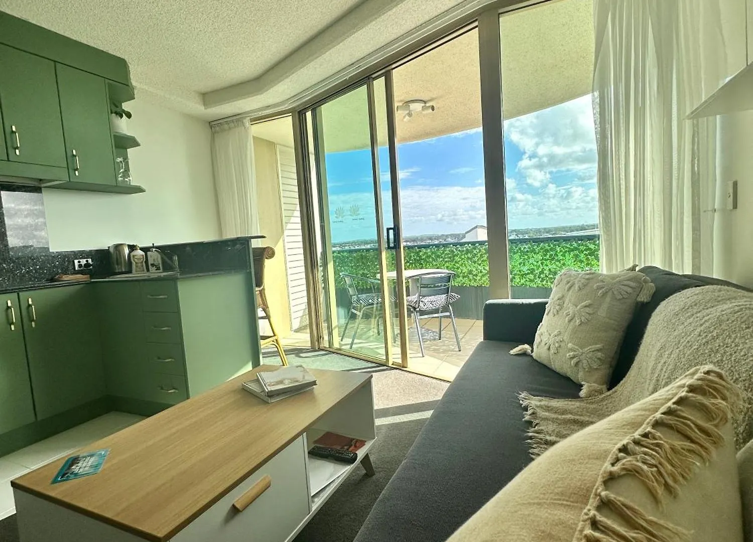 8Th Floor Sunny Escape At Landmark Resort Мулулаба Апартаменты